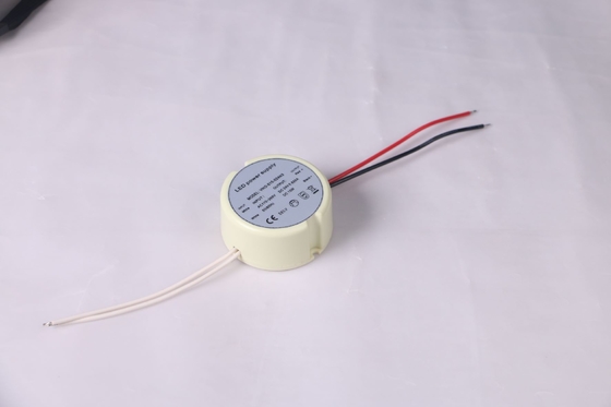 Круглое электропитание водителя 12V 15W СИД случая IP20 пластиковое для света прокладки